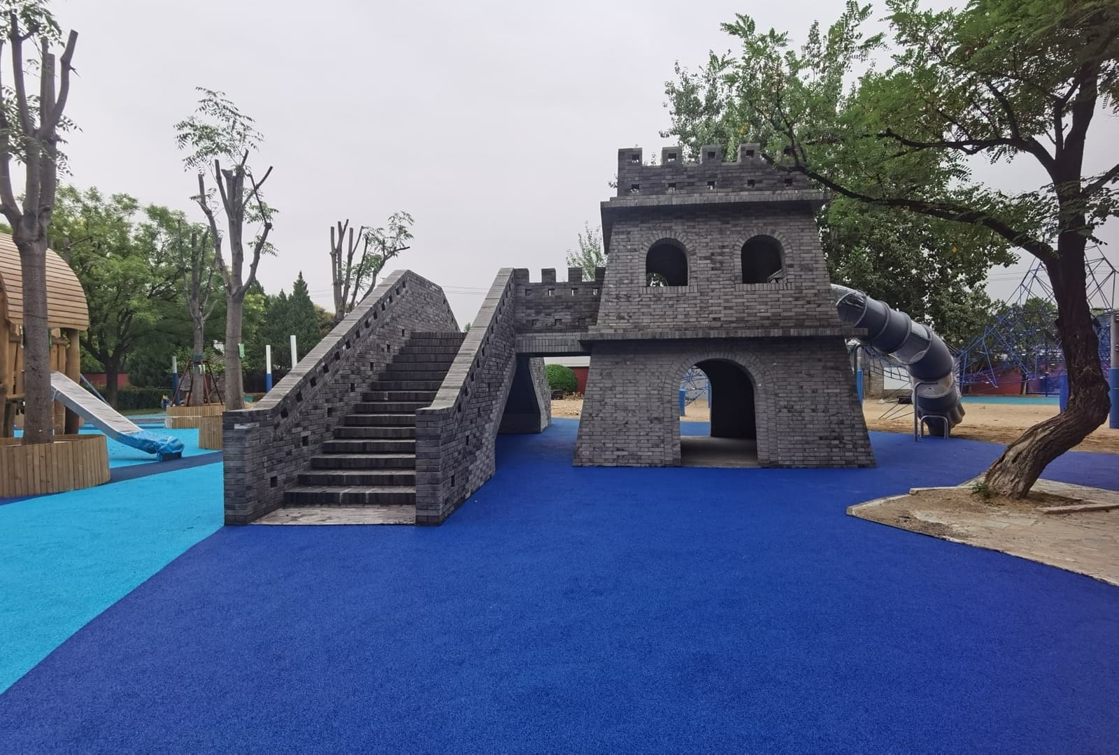 Polyurethane basketball court
