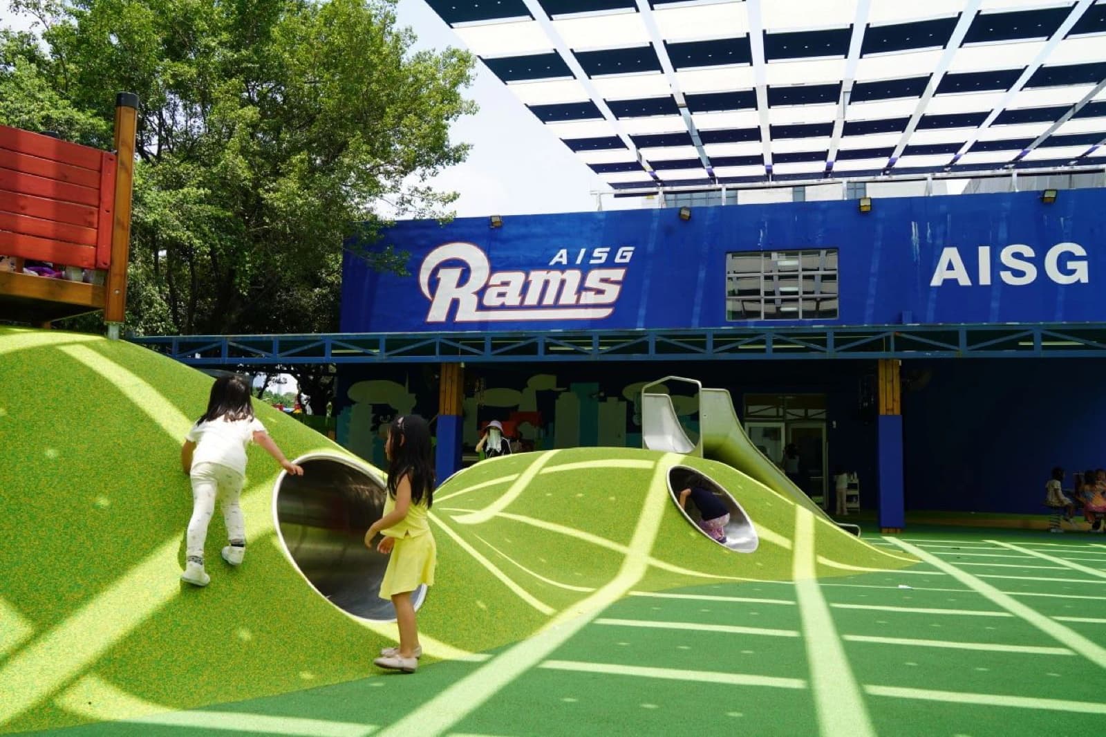 Outdoor activity area with custom EPDM pattern