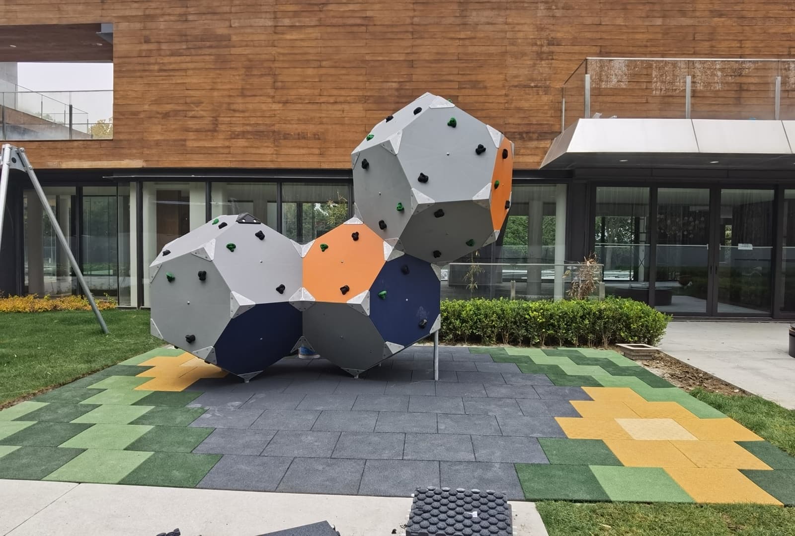 Play zone wide view