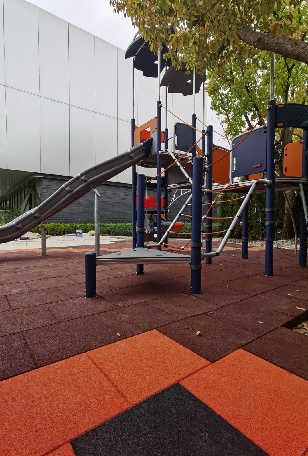 Play area vertical