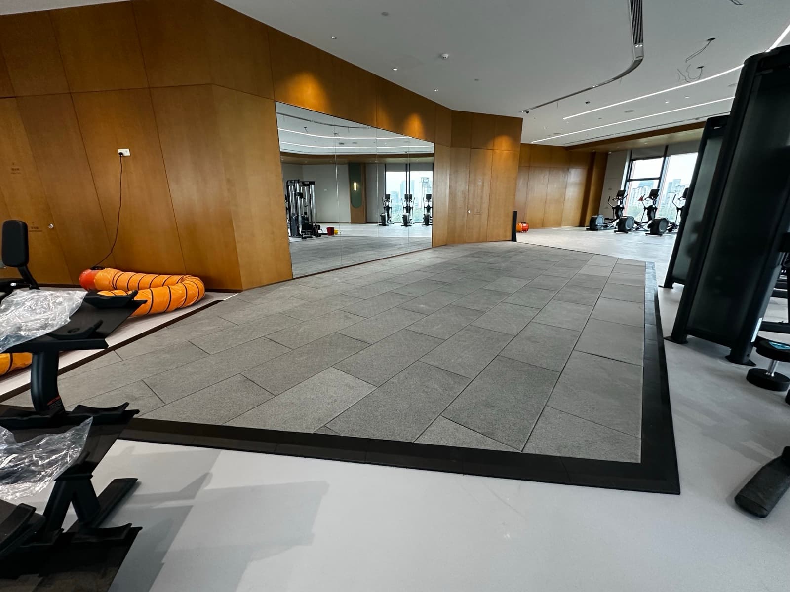 SPORTEC style surface